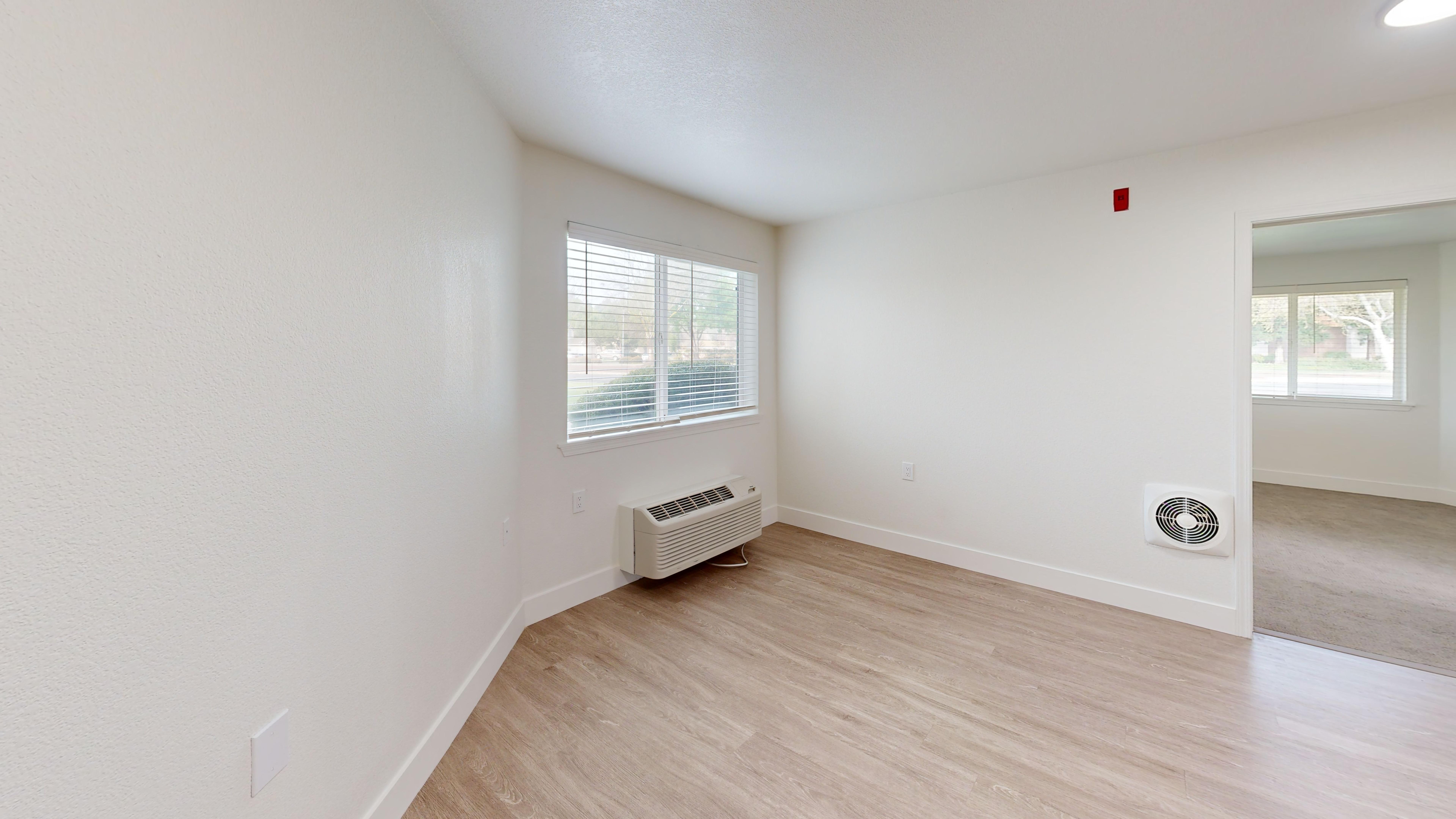 The-Hampshire-IL-1-bed-509-sqft-Living-Room